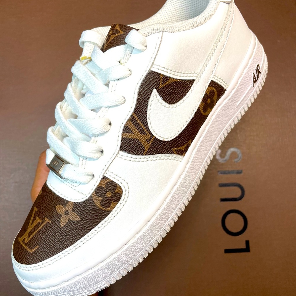Custom Air Force 1s (M)